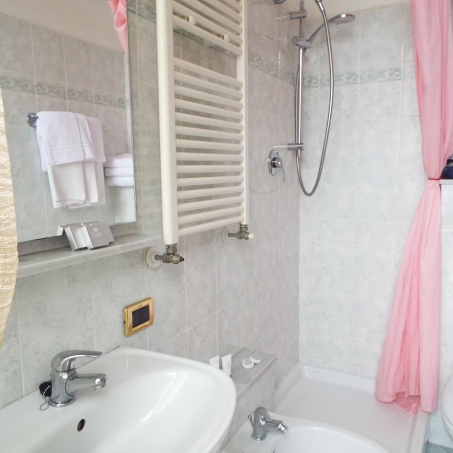 Hotel Ideale Варацце Экстерьер фото