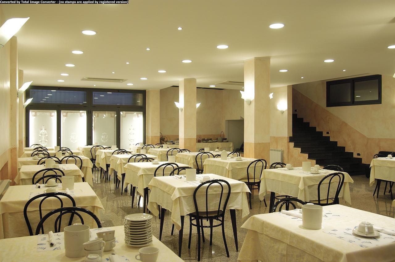 Hotel Ideale Варацце Экстерьер фото