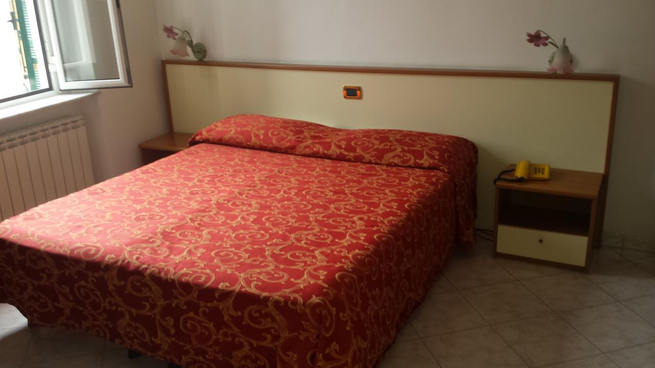 Hotel Ideale Варацце Экстерьер фото