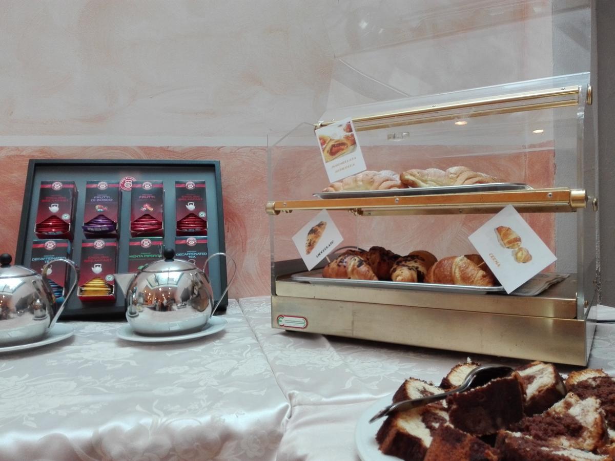 Hotel Ideale Варацце Экстерьер фото