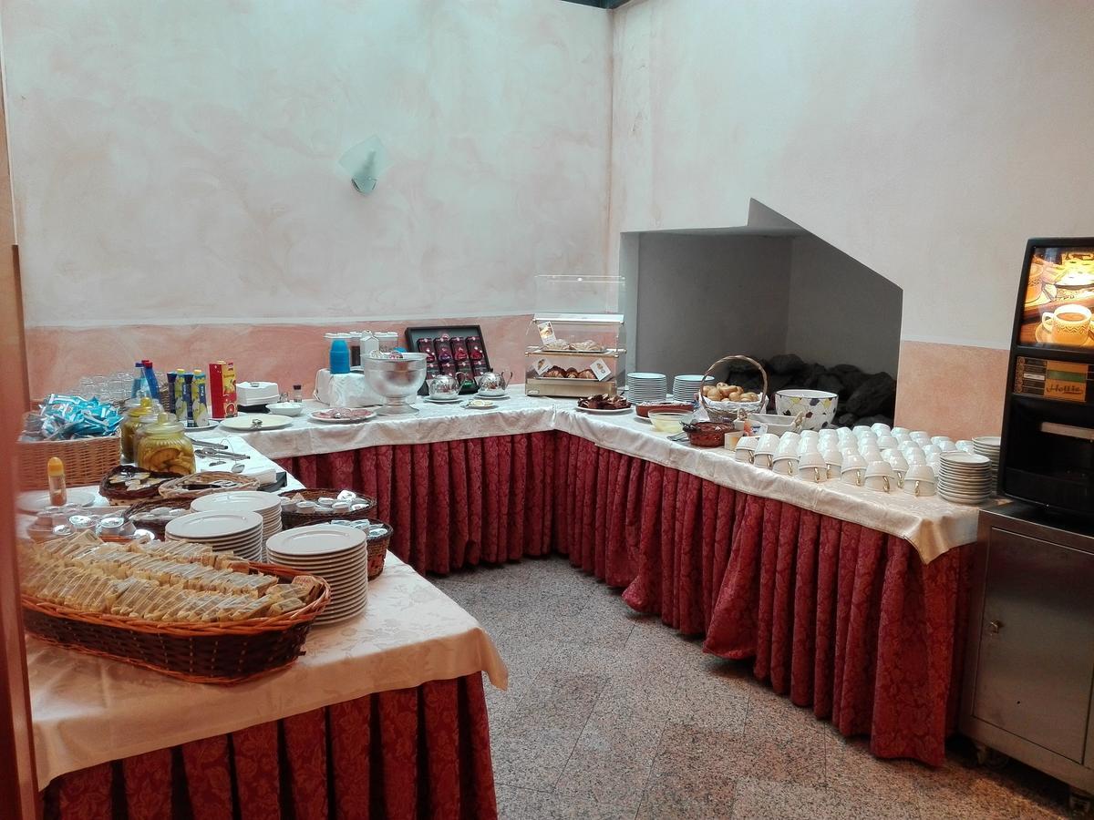 Hotel Ideale Варацце Экстерьер фото